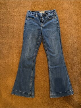 Classic Blue Flare Jeans with Comfortable Stretch